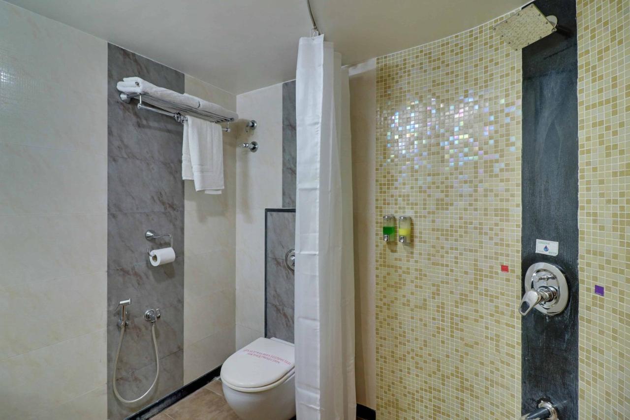 Hotel Centra アーメダバード エクステリア 写真