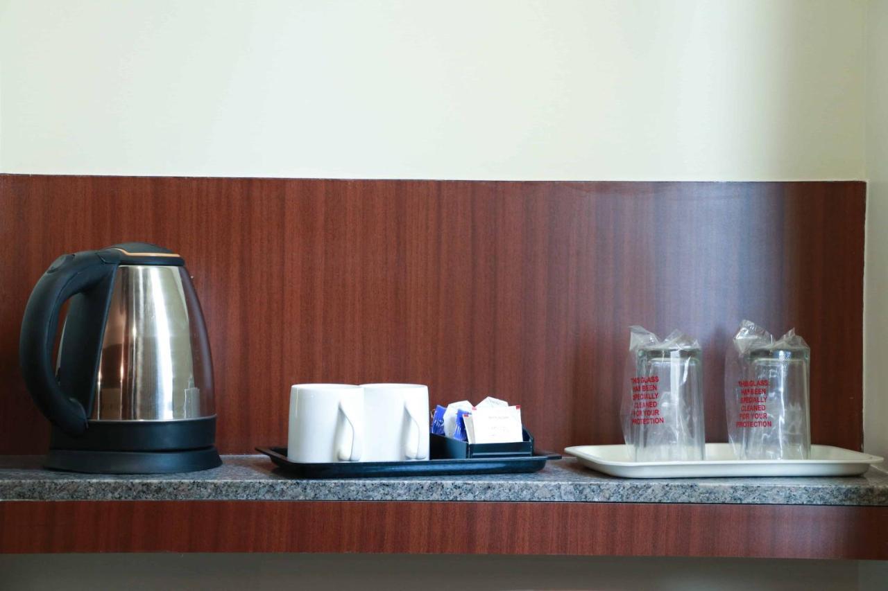 Hotel Centra アーメダバード エクステリア 写真